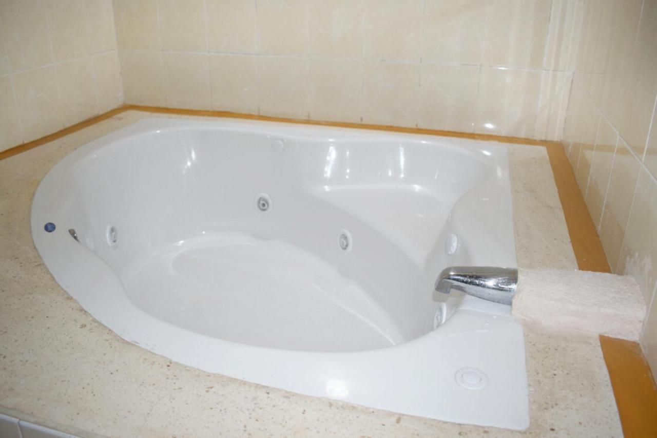 ואיאדוליד Hotel Casa Rico מראה חיצוני תמונה
