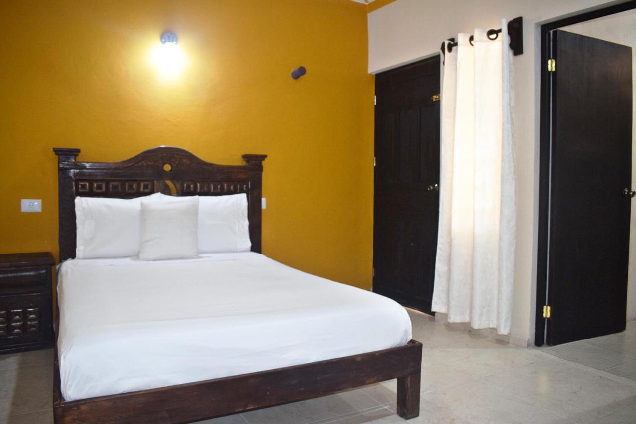 ואיאדוליד Hotel Casa Rico מראה חיצוני תמונה