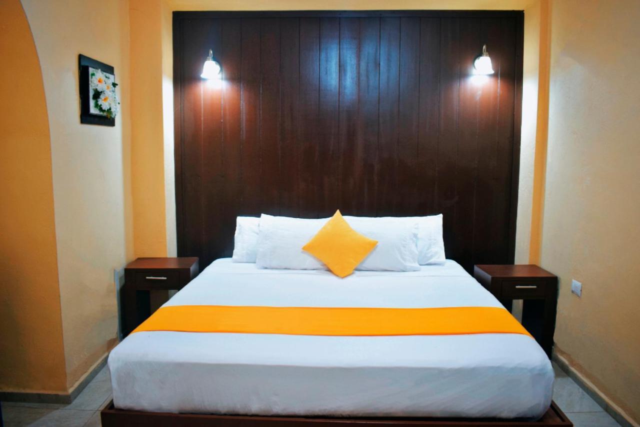 ואיאדוליד Hotel Casa Rico מראה חיצוני תמונה