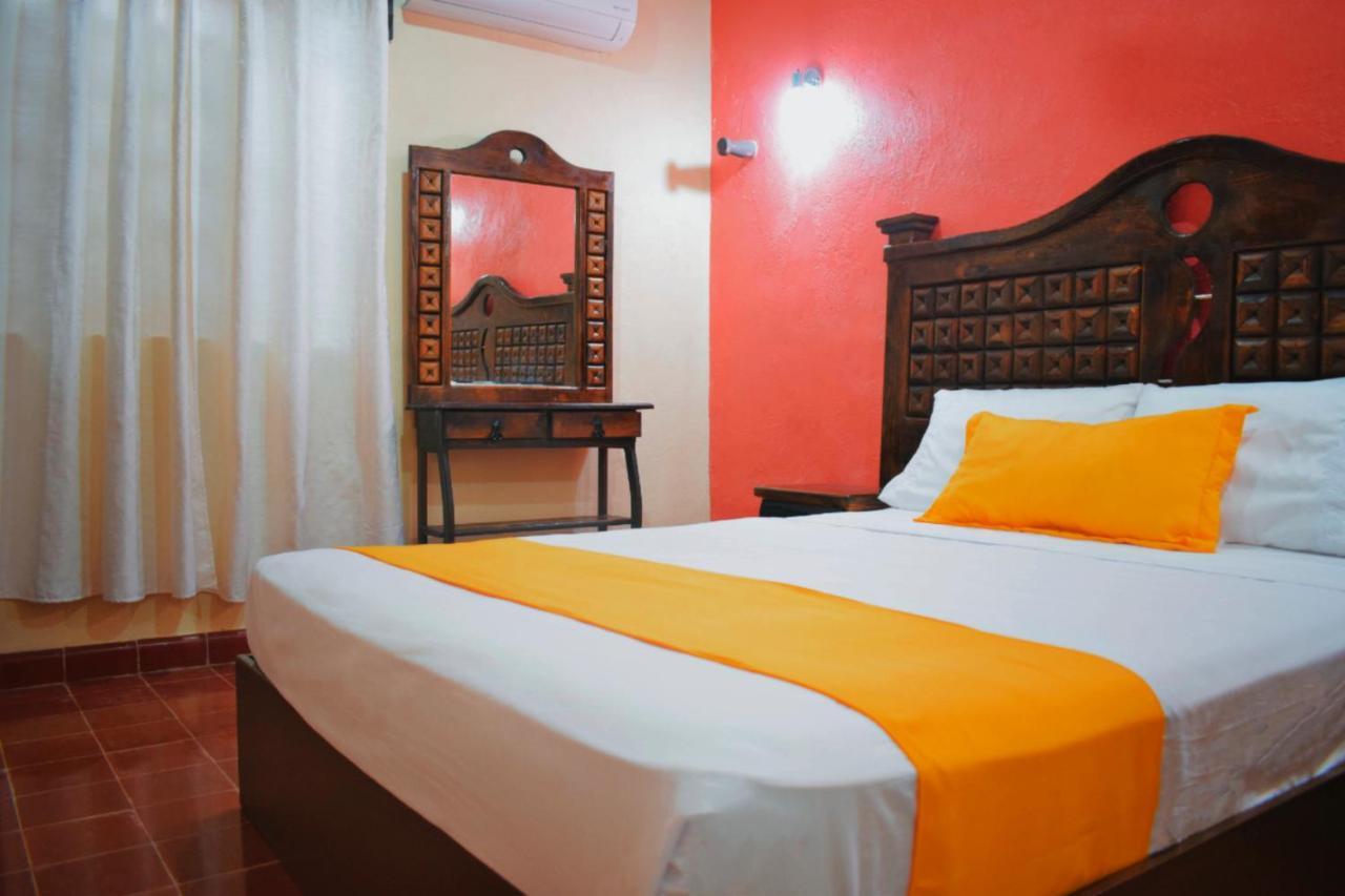 ואיאדוליד Hotel Casa Rico מראה חיצוני תמונה